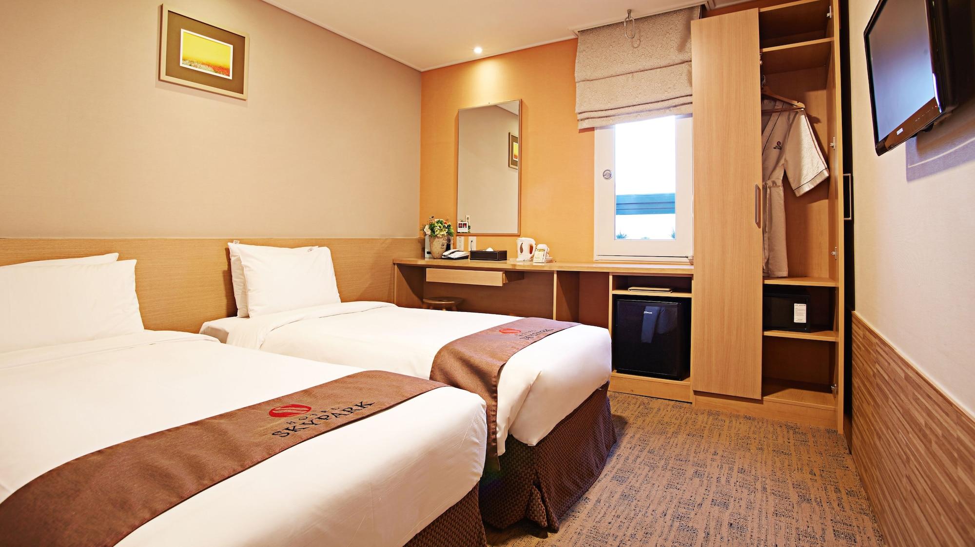 Hotel Skypark Myeongdong 3 Сеул Экстерьер фото