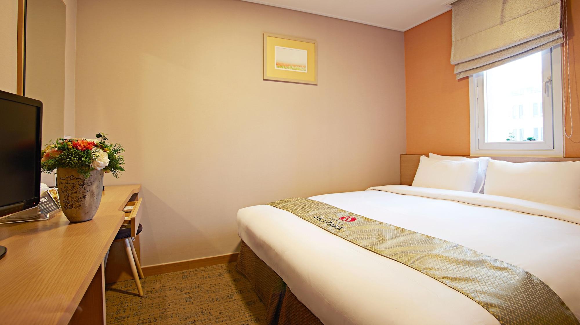 Hotel Skypark Myeongdong 3 Сеул Экстерьер фото