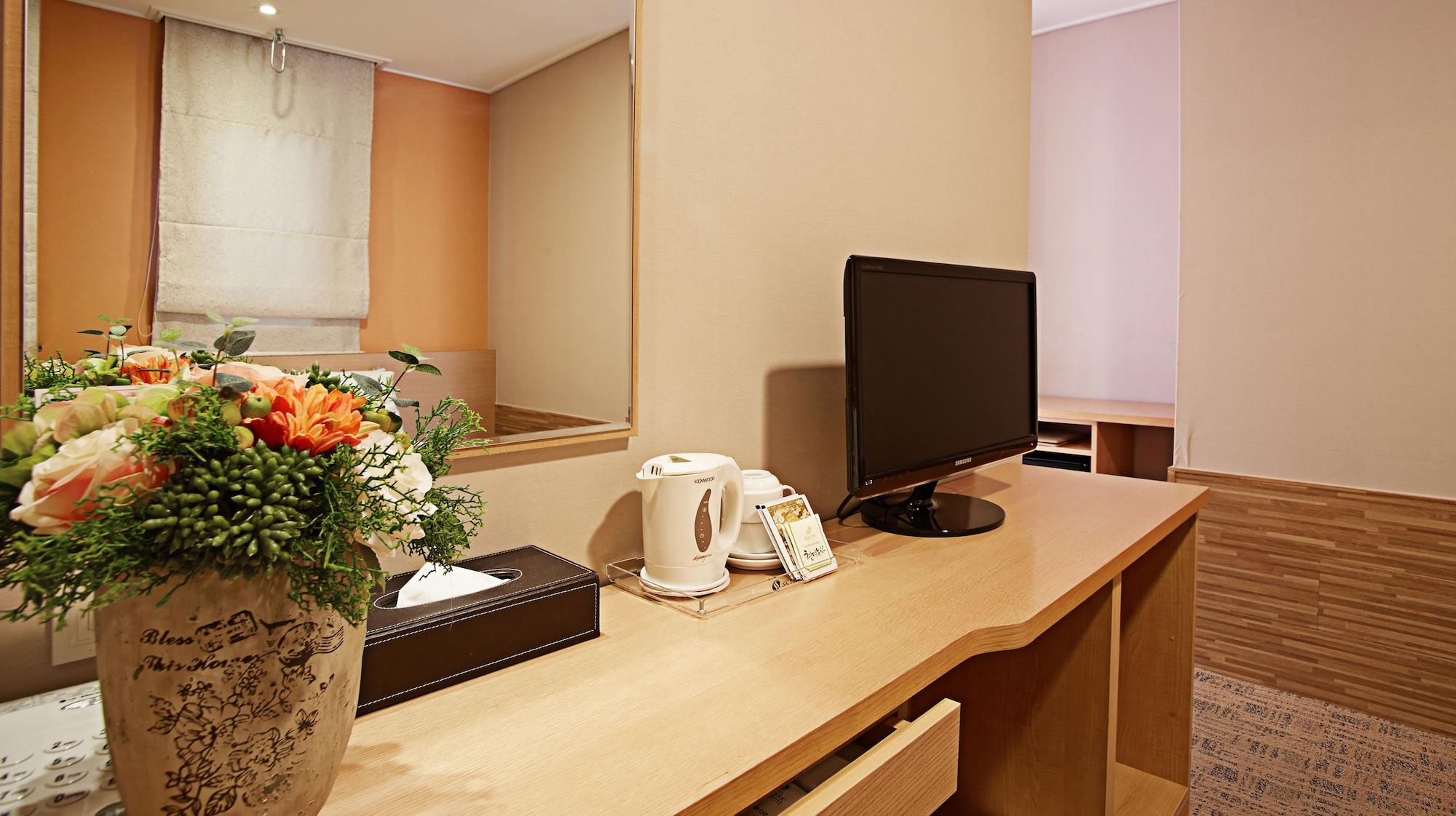 Hotel Skypark Myeongdong 3 Сеул Экстерьер фото