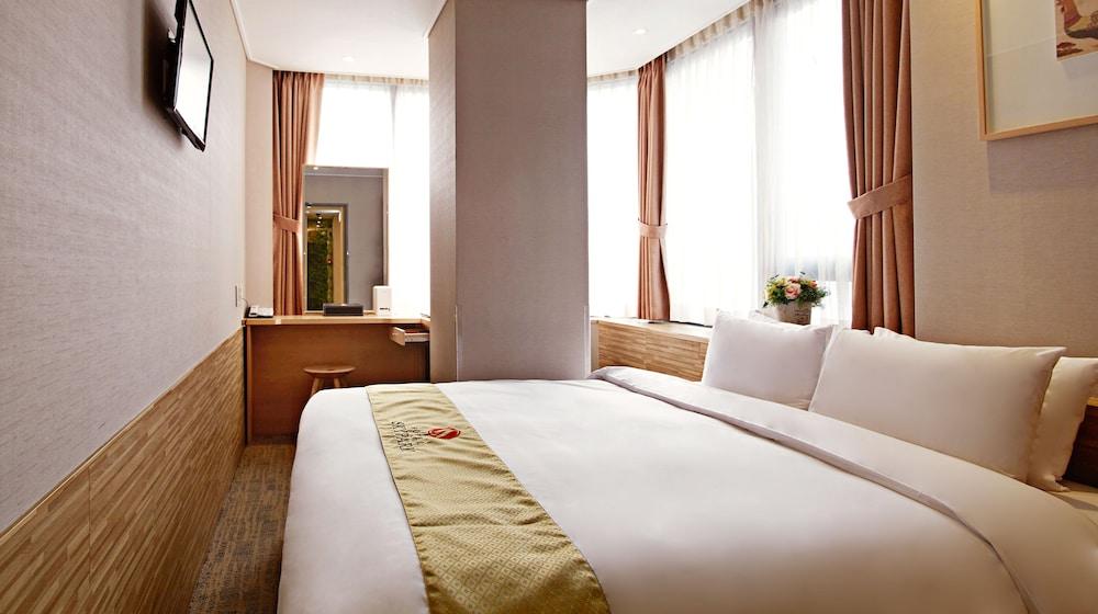 Hotel Skypark Myeongdong 3 Сеул Экстерьер фото