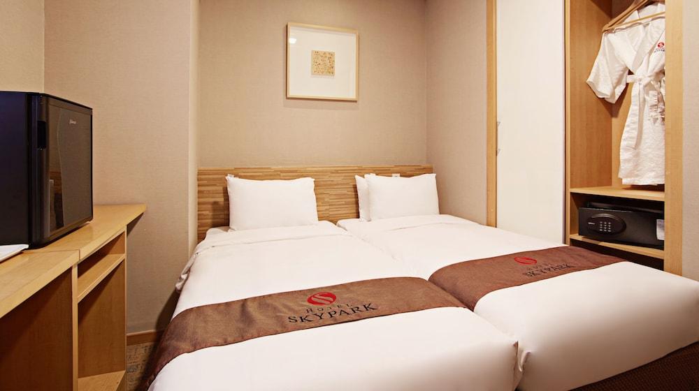 Hotel Skypark Myeongdong 3 Сеул Экстерьер фото