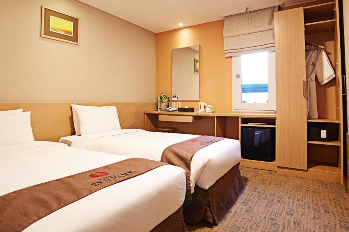Hotel Skypark Myeongdong 3 Сеул Экстерьер фото