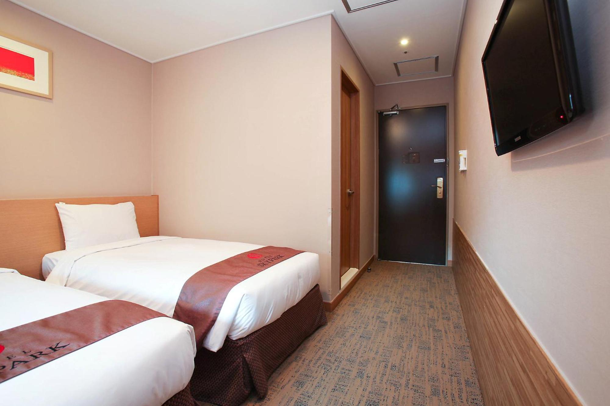 Hotel Skypark Myeongdong 3 Сеул Экстерьер фото