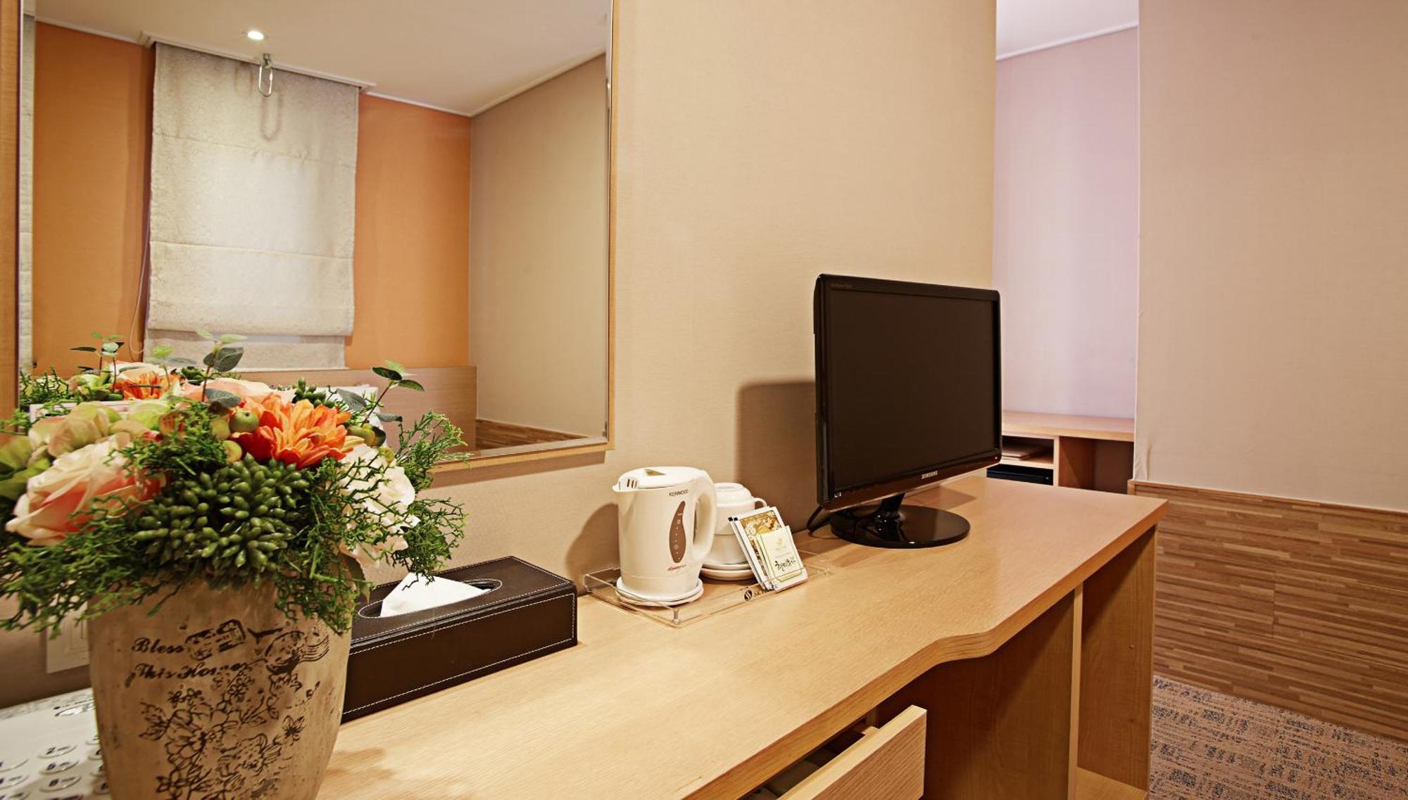 Hotel Skypark Myeongdong 3 Сеул Экстерьер фото