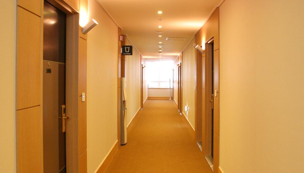 Hotel Skypark Myeongdong 3 Сеул Экстерьер фото